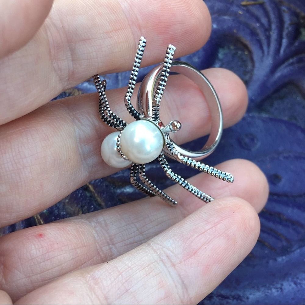 Large Spider Statement Ring - Picture 3 of 6